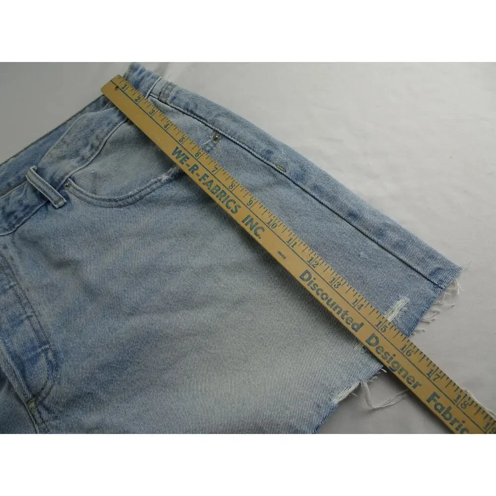 Universal Thread Mid-Rise 90s Baggy Distressed Short Size 20